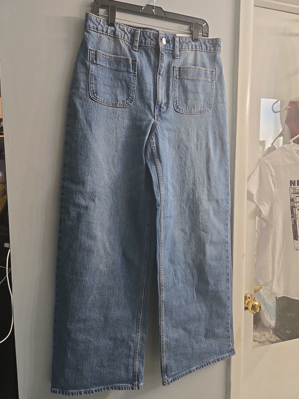 High-Rise Blue Wide-Leg Jeans with Front Patch Pockets